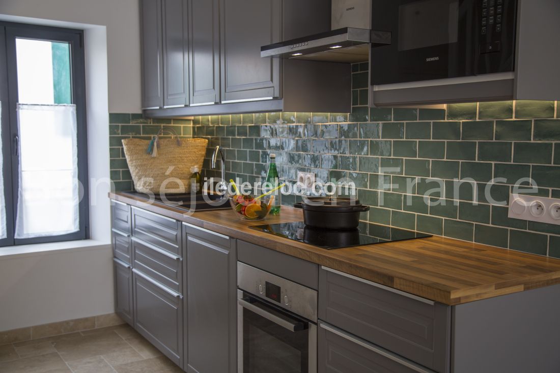 Photo 8: An accomodation located in La Couarde-sur-mer on ile de R&eacute;.