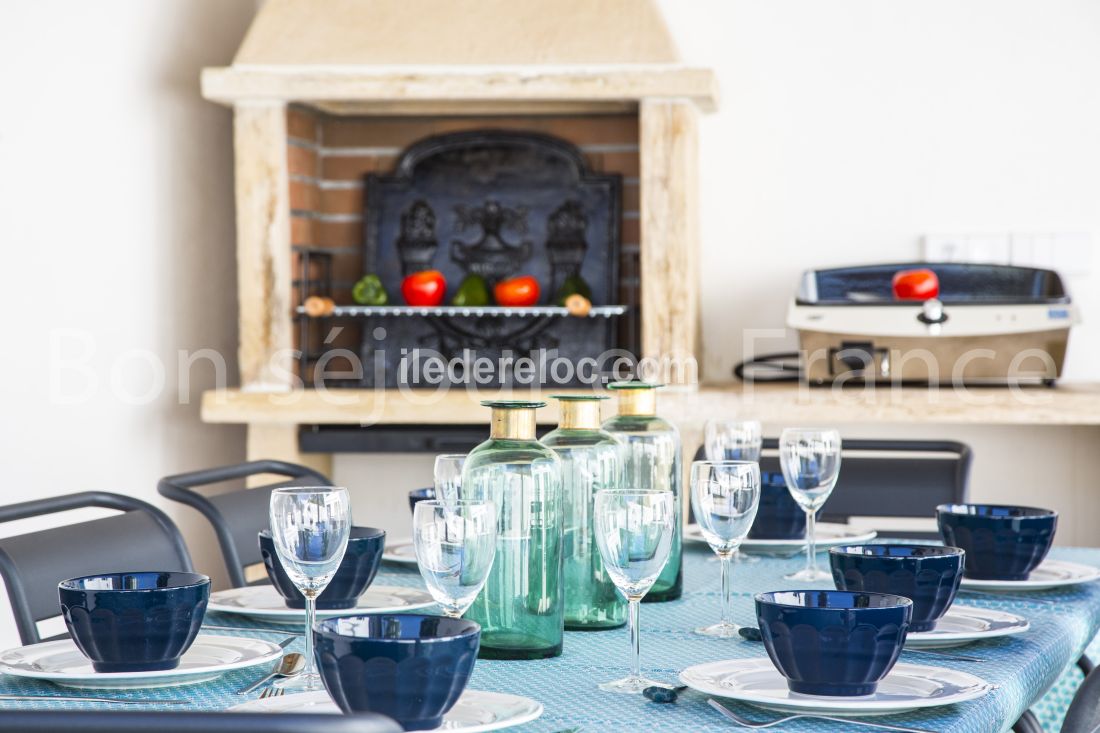 Photo 24: An accomodation located in La Couarde-sur-mer on ile de R&eacute;.