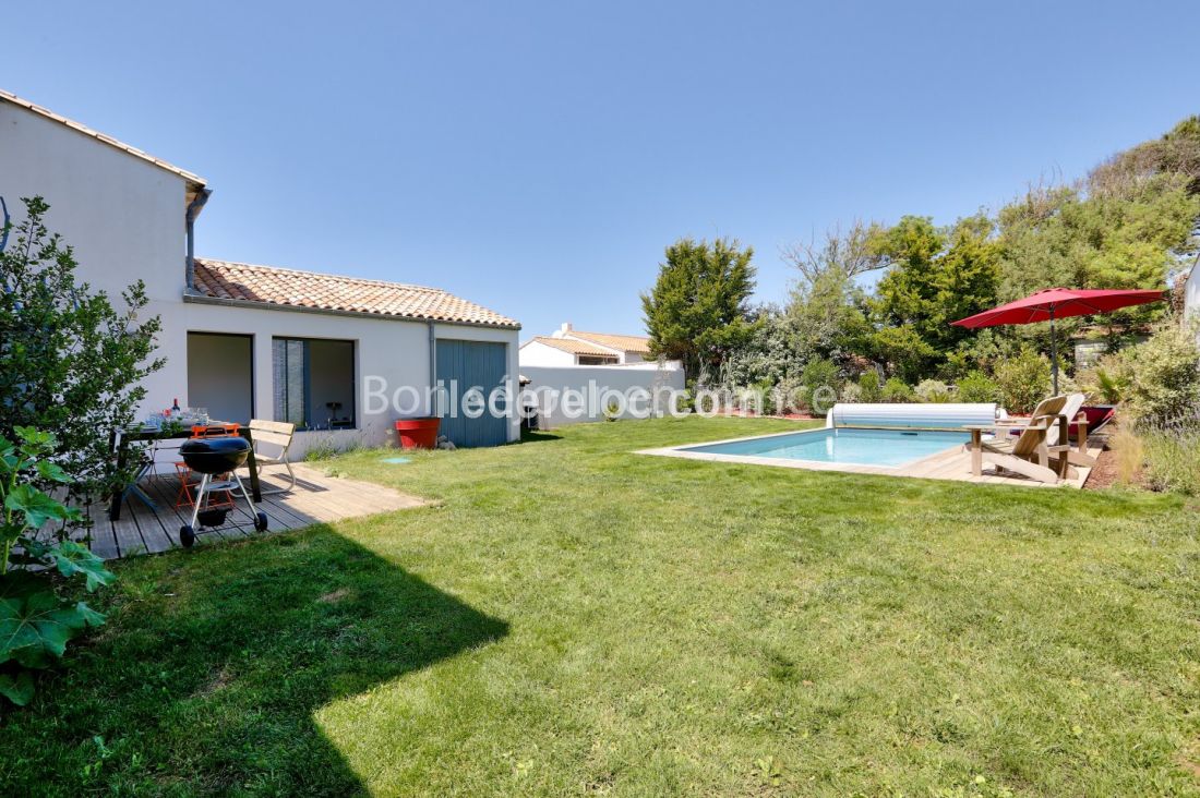 Photo 8: An accomodation located in Sainte-Marie-de-R&eacute; on ile de R&eacute;.