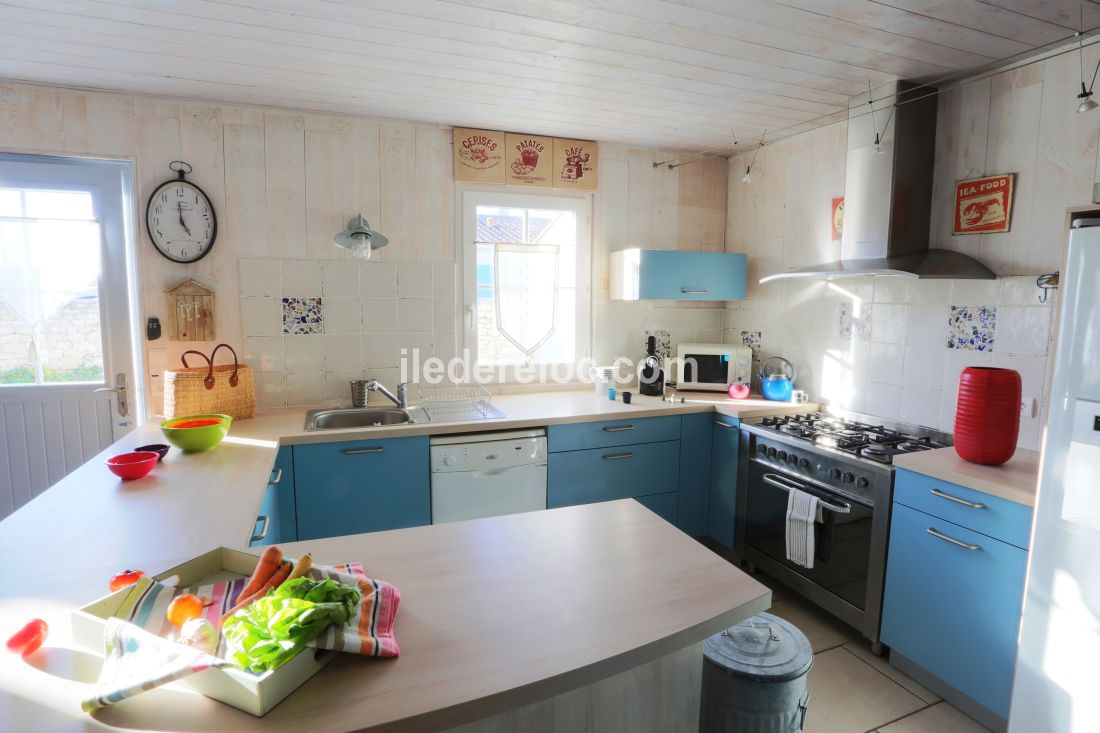 Photo 7: An accomodation located in Sainte-Marie-de-R&eacute; on ile de R&eacute;.