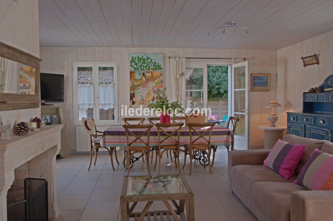 Photo 9: An accomodation located in Sainte-Marie-de-R&eacute; on ile de R&eacute;.