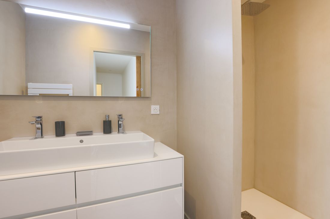 Photo 12: An accomodation located in La Flotte-en-R&eacute; on ile de R&eacute;.