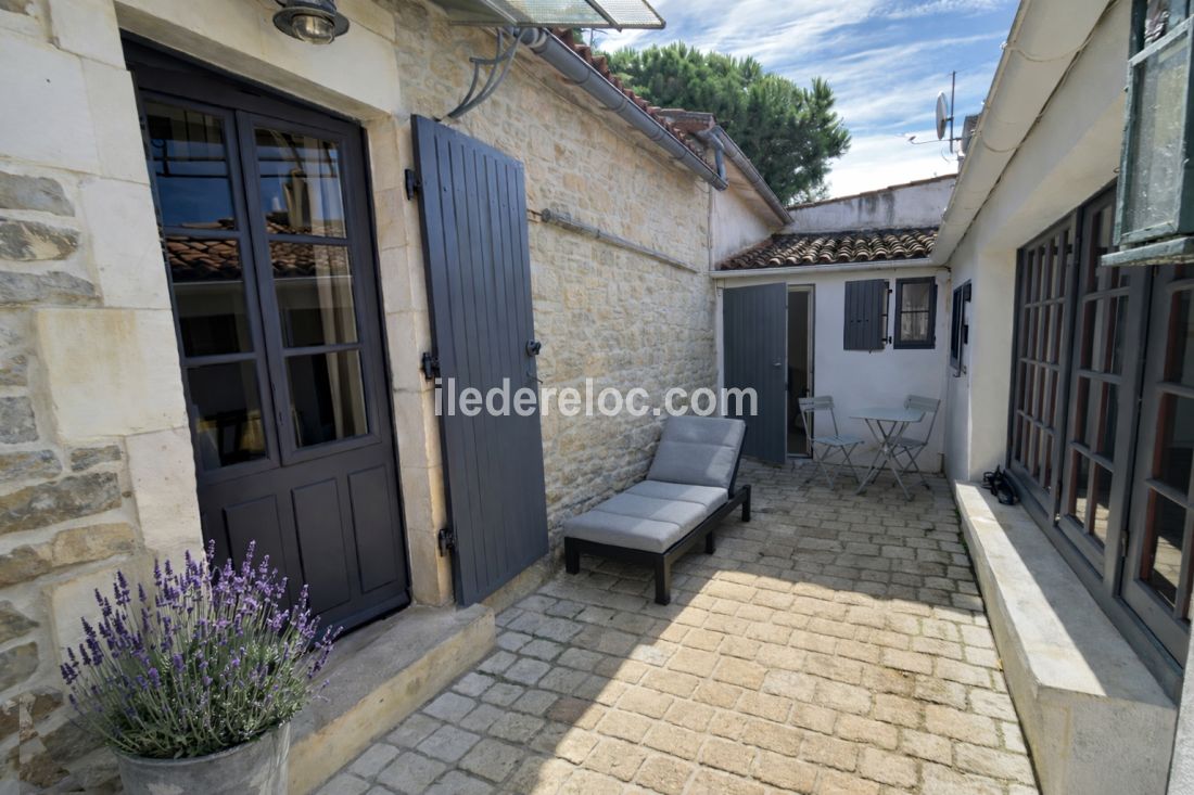 Photo 4: An accomodation located in La Flotte-en-R&eacute; on ile de R&eacute;.