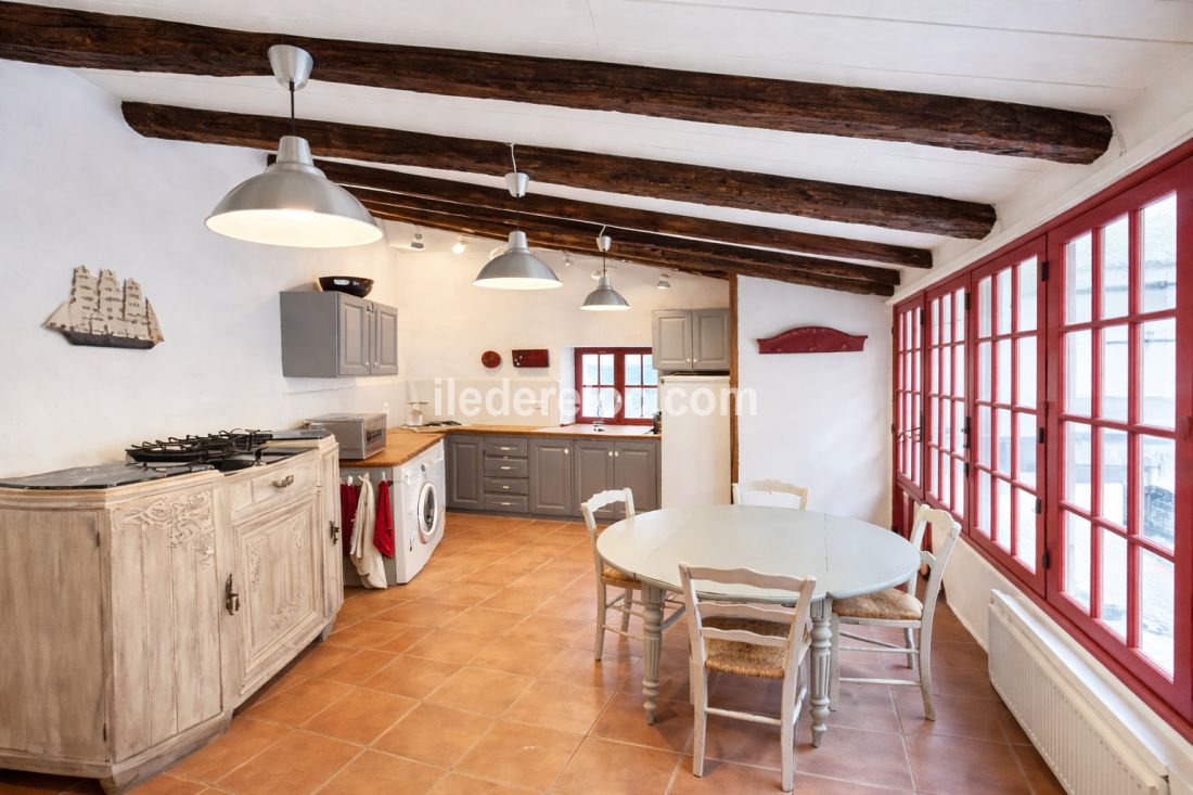 Photo 12: An accomodation located in La Flotte-en-R&eacute; on ile de R&eacute;.