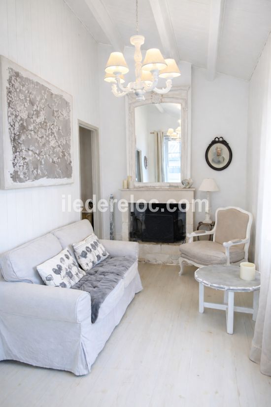 Photo 6: An accomodation located in La Flotte-en-R&eacute; on ile de R&eacute;.