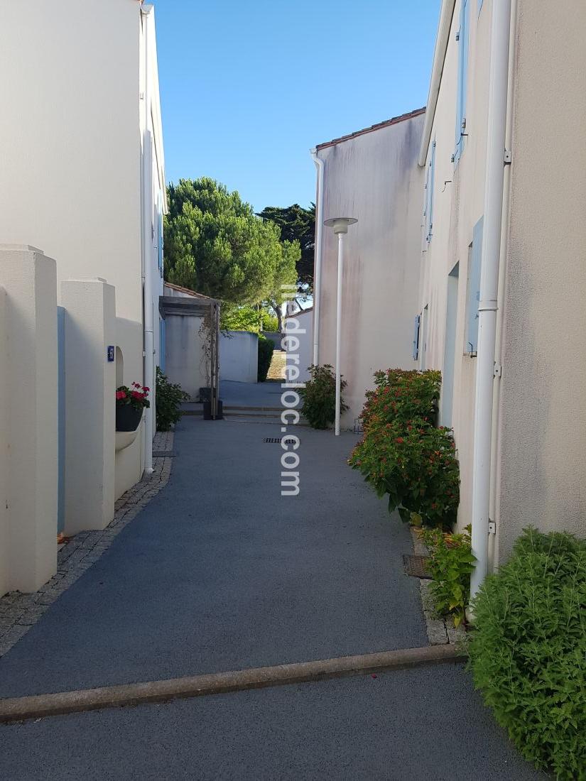 Photo 14: An accomodation located in La Flotte-en-R&eacute; on ile de R&eacute;.