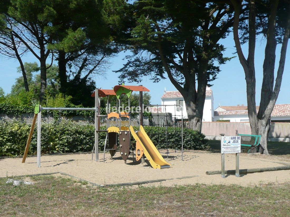 Photo 16: An accomodation located in La Flotte-en-R&eacute; on ile de R&eacute;.
