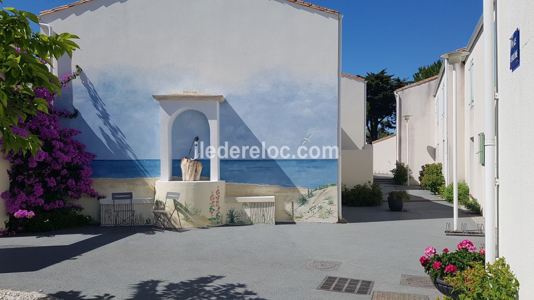 Photo 13: An accomodation located in La Flotte-en-R&eacute; on ile de R&eacute;.