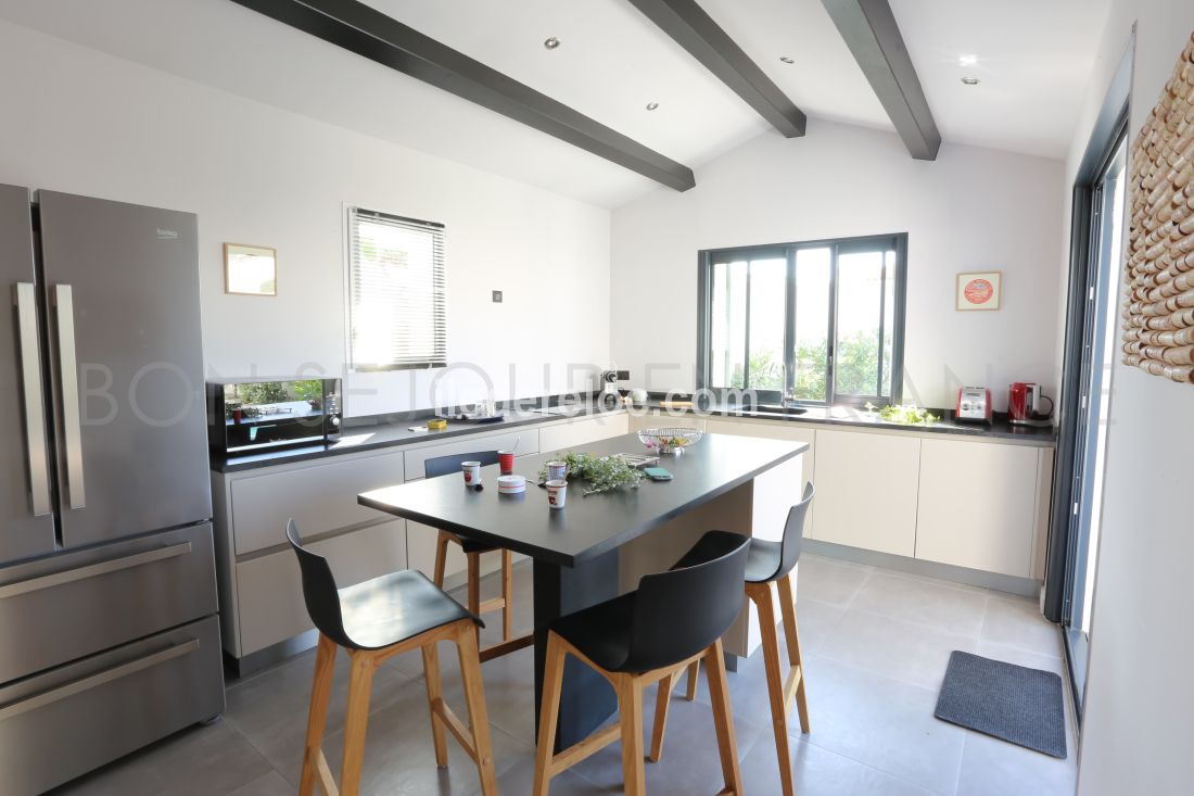 Photo 8: An accomodation located in La Flotte-en-R&eacute; on ile de R&eacute;.