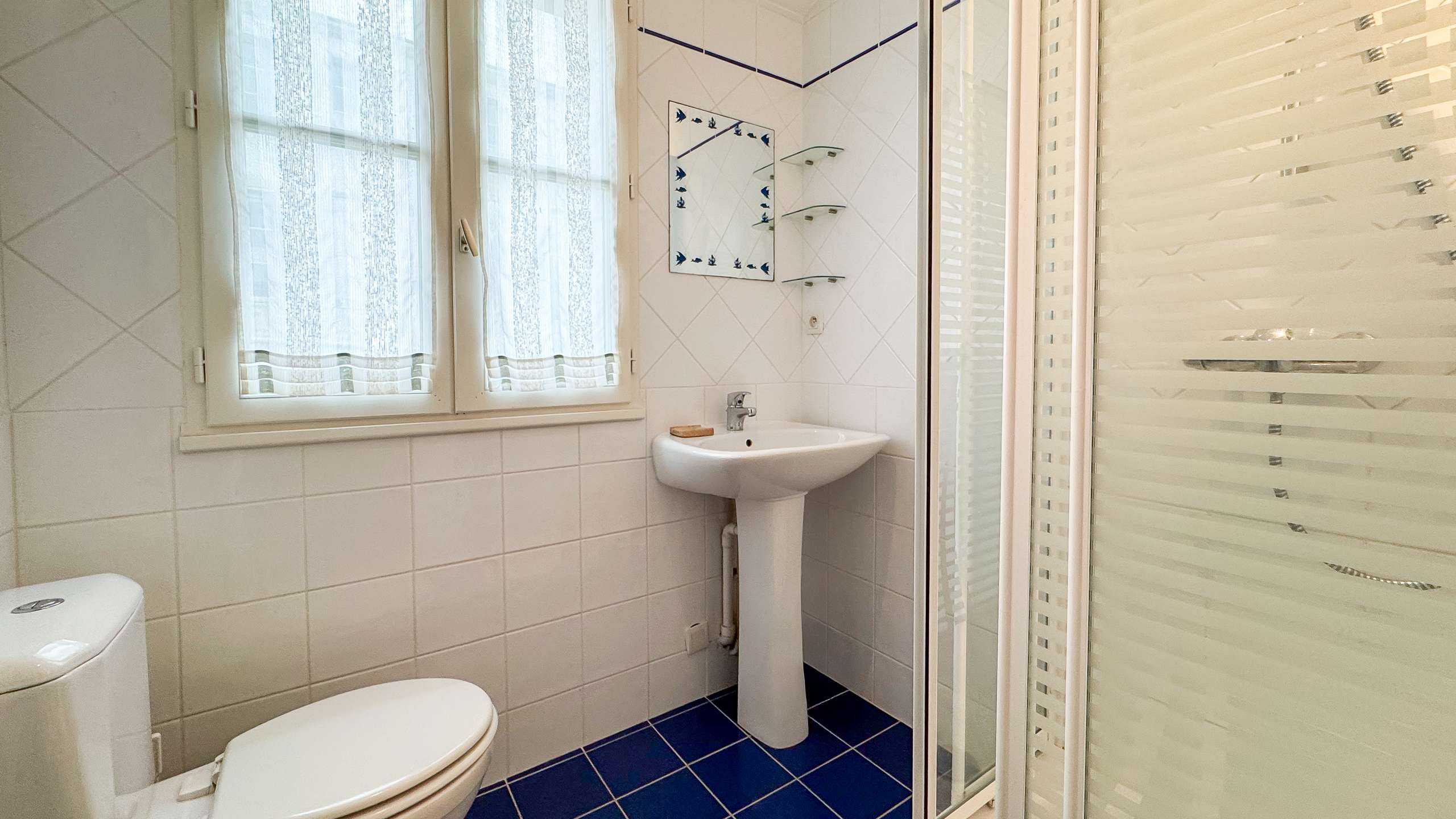 Photo 7: An accomodation located in Saint-Martin-de-R&eacute; on ile de R&eacute;.