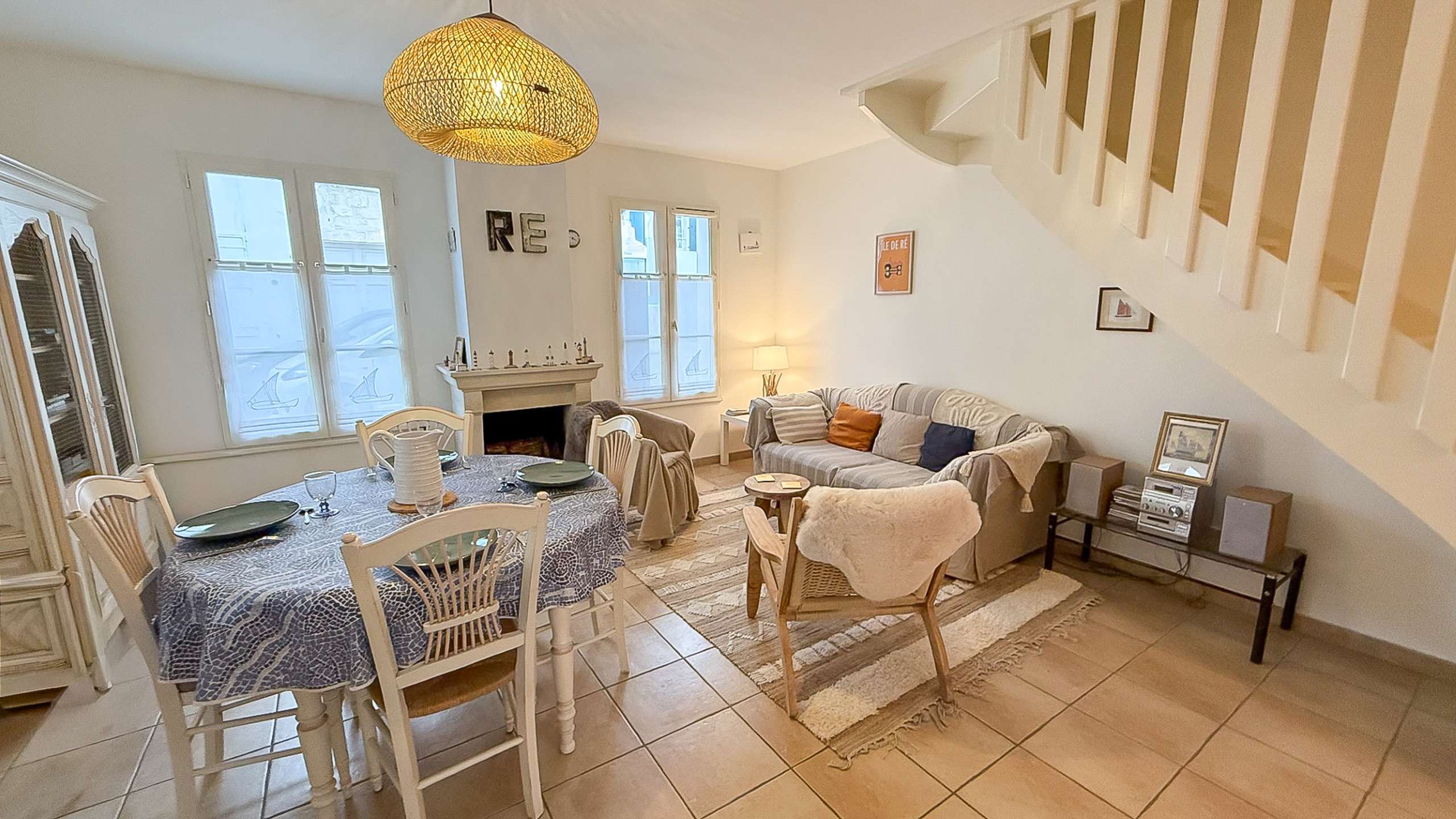 Photo 10: An accomodation located in Saint-Martin-de-R&eacute; on ile de R&eacute;.