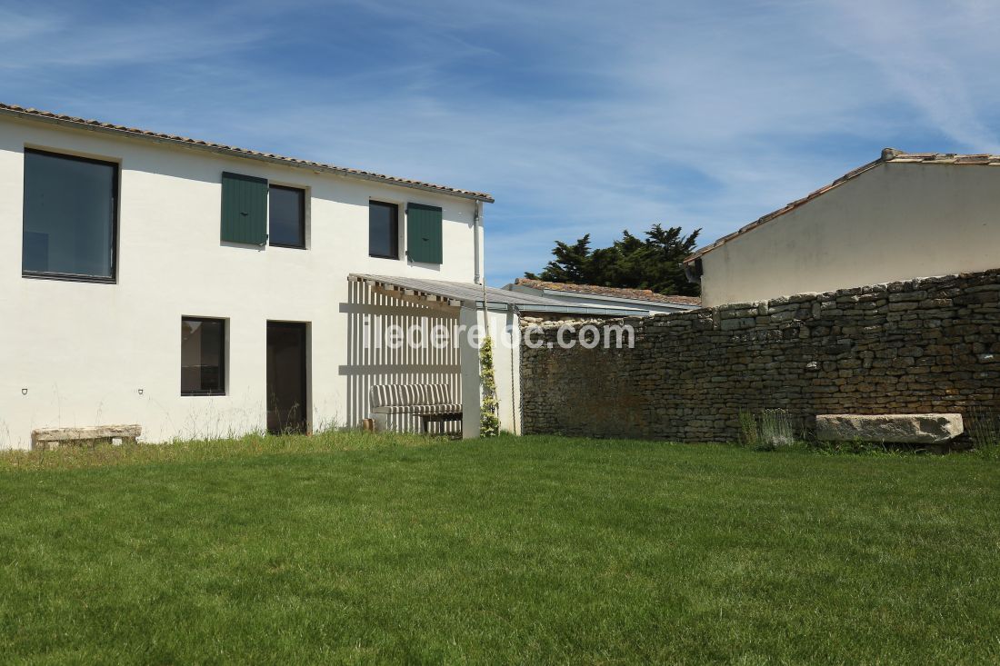 Photo 6: An accomodation located in Ars en R&eacute; on ile de R&eacute;.