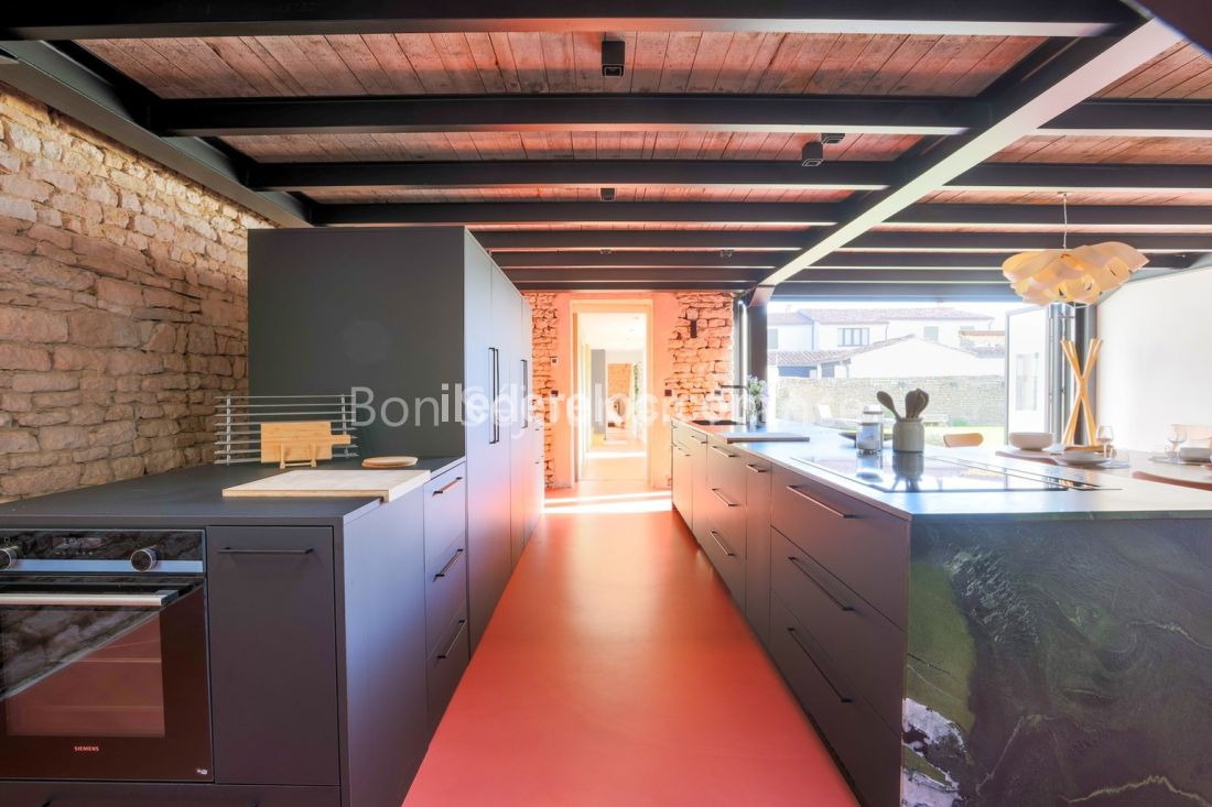 Photo 6: An accomodation located in Saint-Cl&eacute;ment-des-Baleines on ile de R&eacute;.