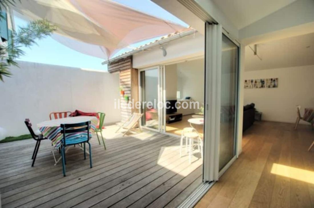 Photo 6: An accomodation located in La Flotte-en-R&eacute; on ile de R&eacute;.