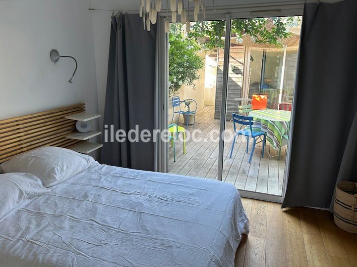 Photo 12: An accomodation located in La Flotte-en-R&eacute; on ile de R&eacute;.