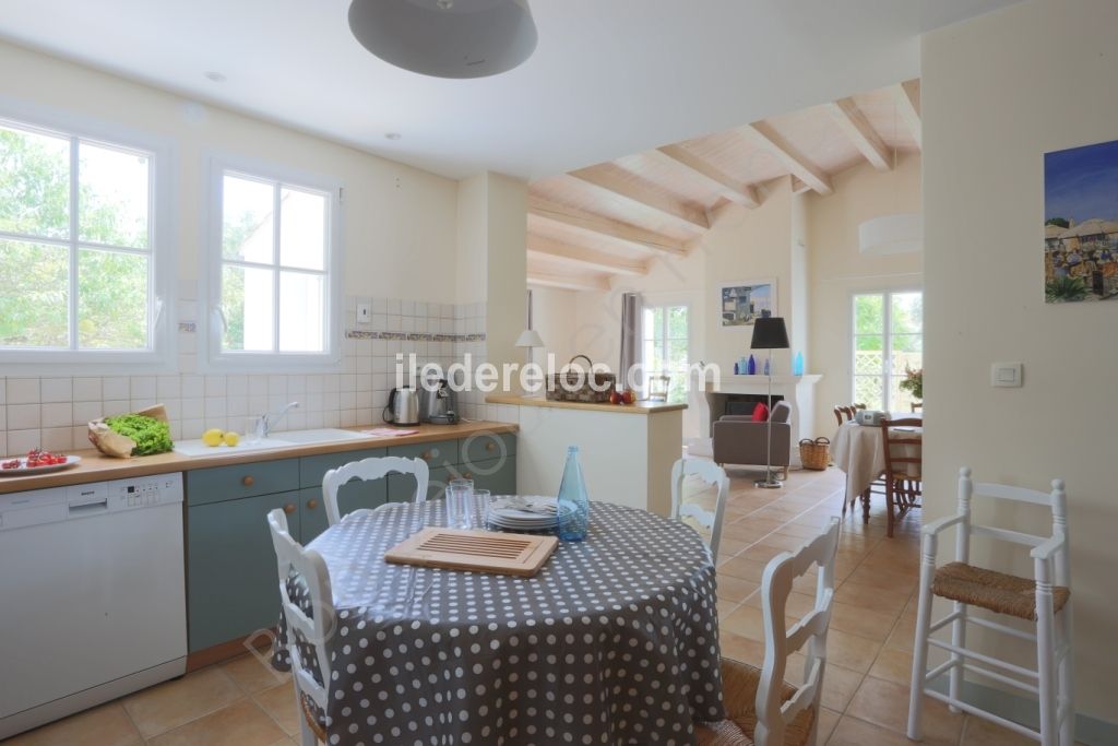 Photo 8: An accomodation located in La Flotte-en-R&eacute; on ile de R&eacute;.