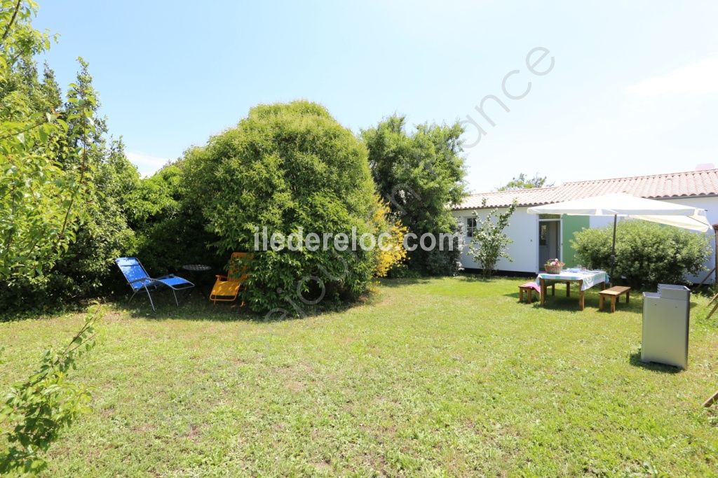 Photo 6: An accomodation located in La Flotte-en-R&eacute; on ile de R&eacute;.