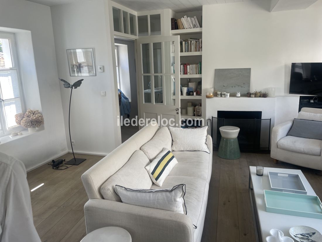 Photo 8: An accomodation located in Ars en R&eacute; on ile de R&eacute;.