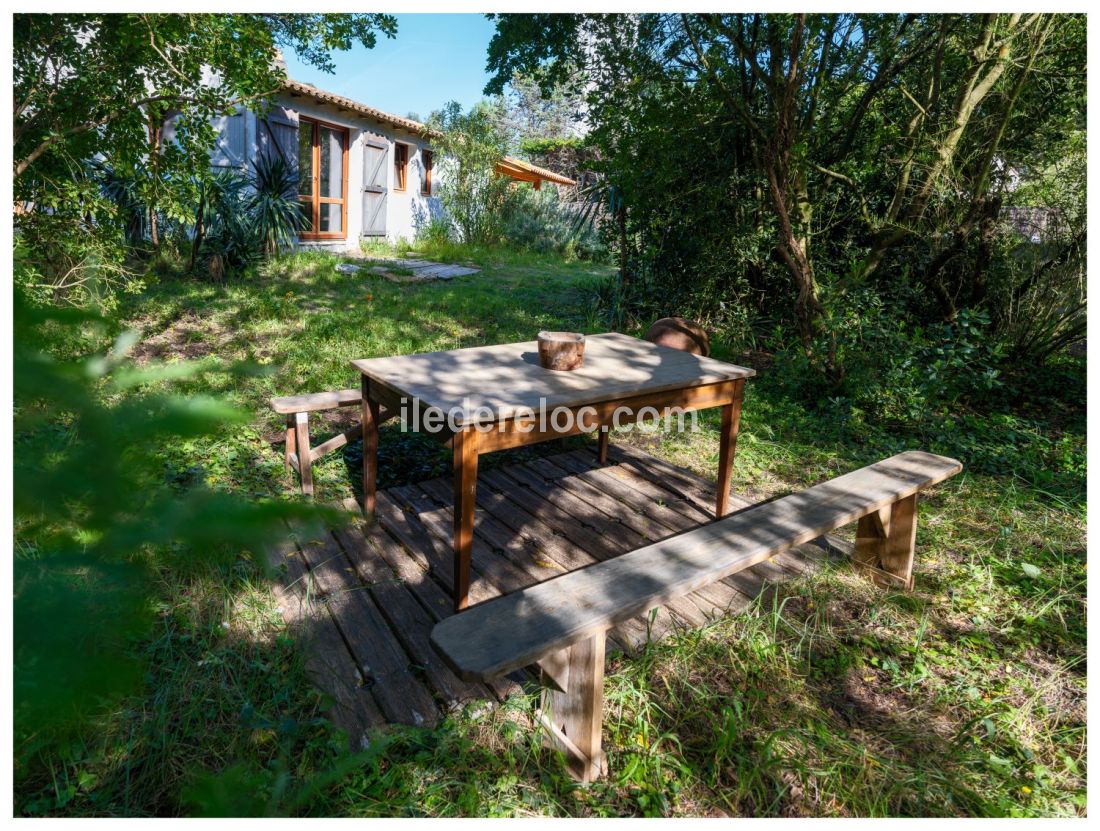 Photo 4: An accomodation located in Saint-Cl&eacute;ment-des-Baleines on ile de R&eacute;.