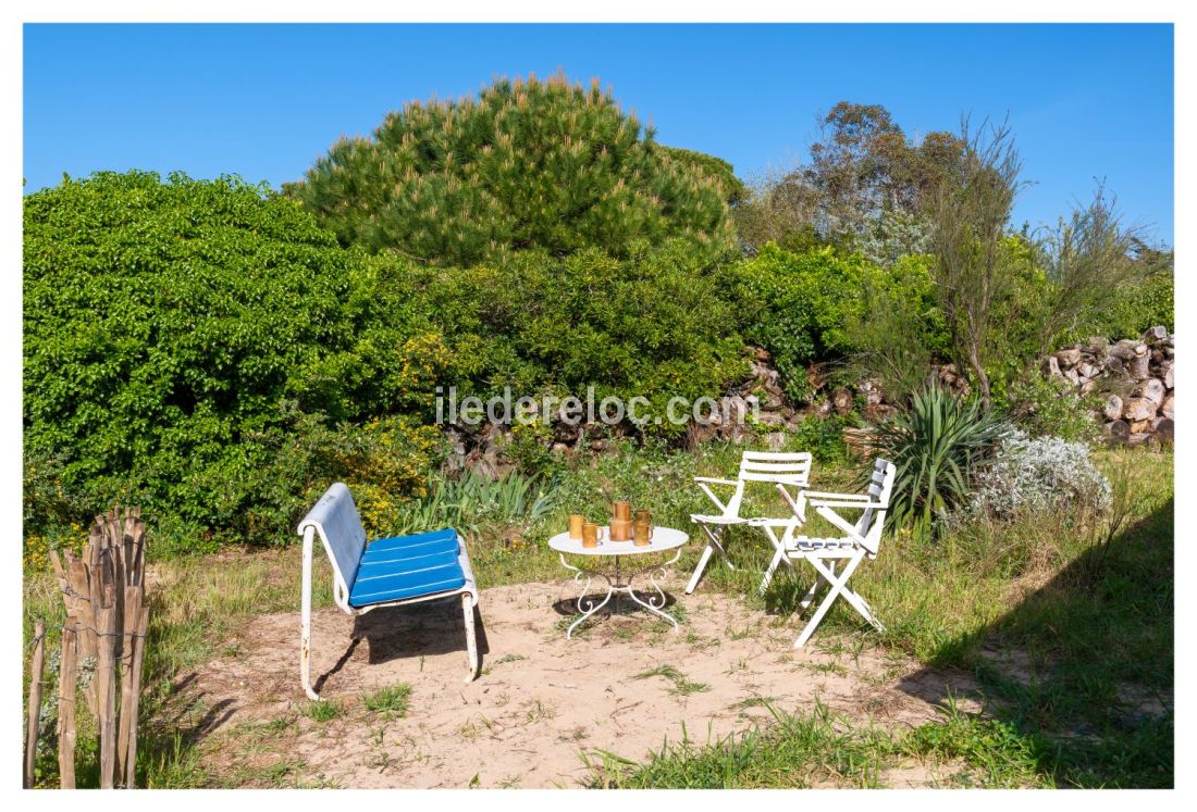 Photo 7: An accomodation located in Saint-Cl&eacute;ment-des-Baleines on ile de R&eacute;.