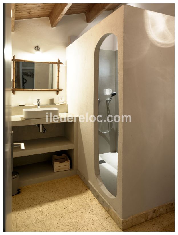 Photo 14: An accomodation located in Saint-Cl&eacute;ment-des-Baleines on ile de R&eacute;.