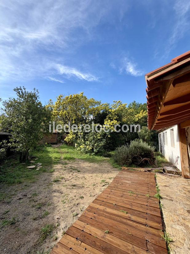 Photo 14: An accomodation located in Saint-Cl&eacute;ment-des-Baleines on ile de R&eacute;.