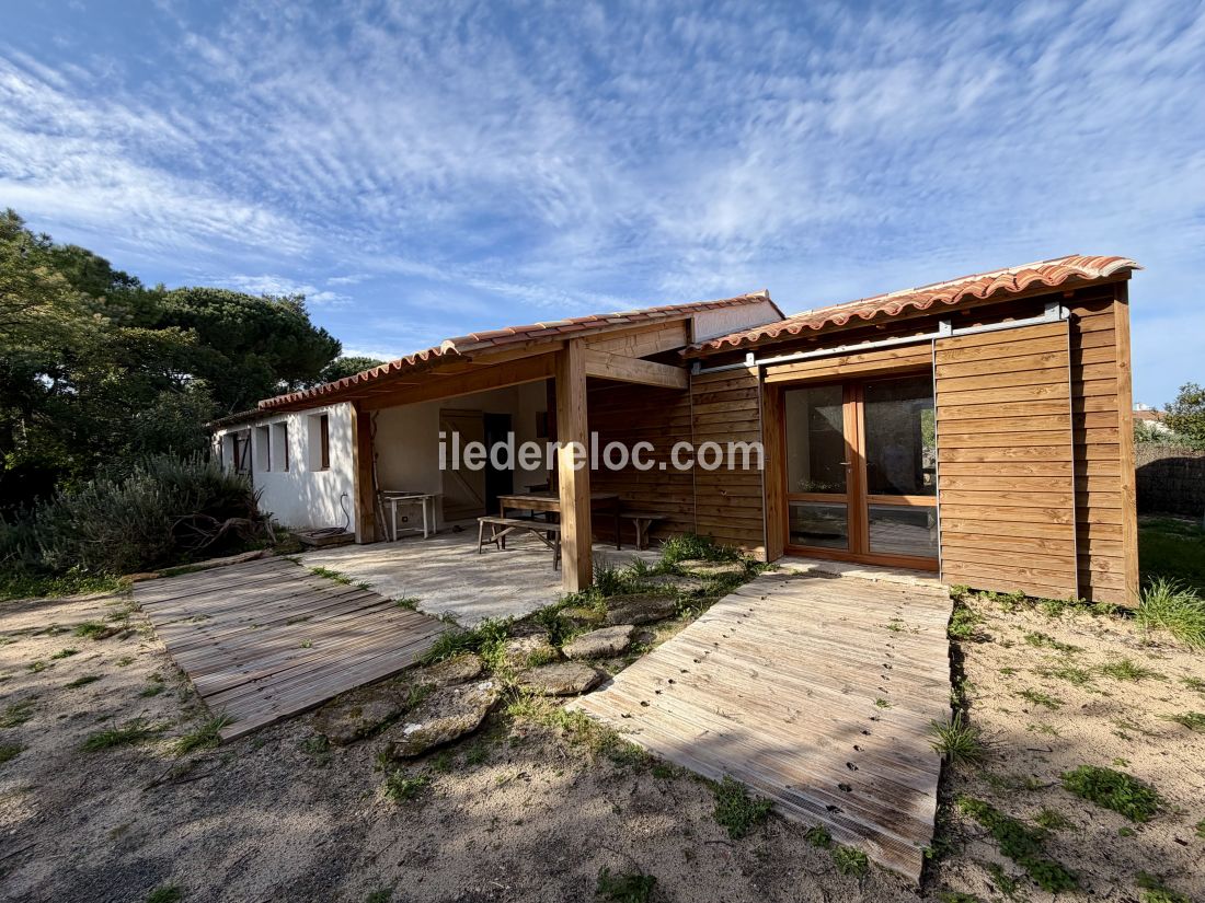 Photo 18: An accomodation located in Saint-Cl&eacute;ment-des-Baleines on ile de R&eacute;.
