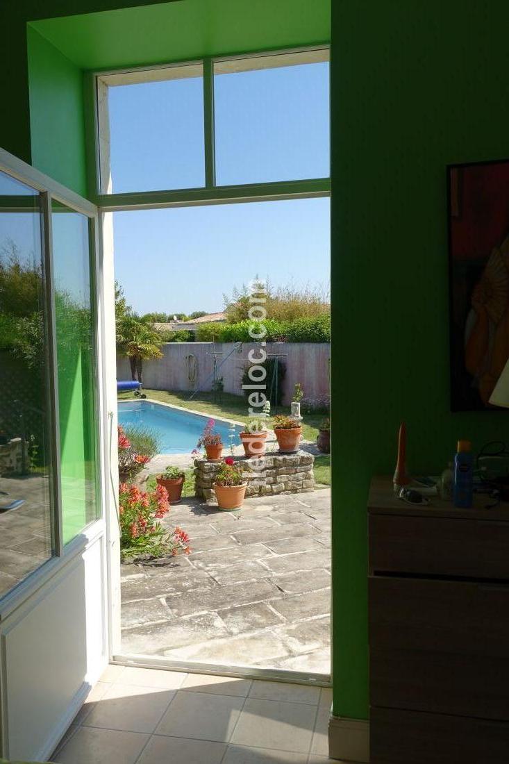 Photo 9: An accomodation located in Saint-Martin-de-R&eacute; on ile de R&eacute;.