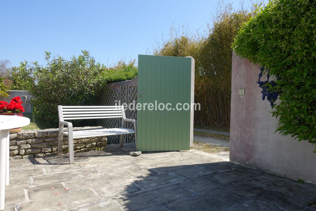 Photo 25: An accomodation located in Saint-Martin-de-R&eacute; on ile de R&eacute;.