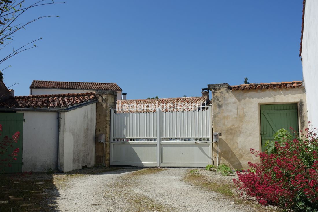 Photo 48: An accomodation located in Saint-Martin-de-R&eacute; on ile de R&eacute;.