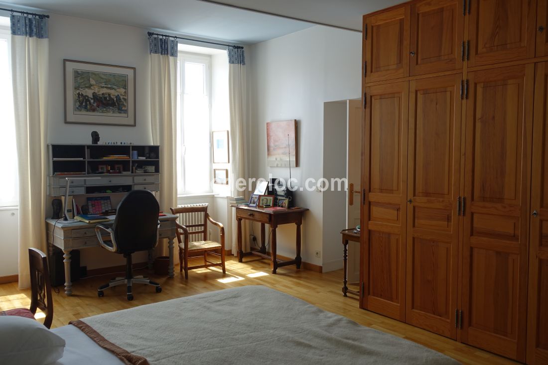 Photo 15: An accomodation located in Saint-Martin-de-R&eacute; on ile de R&eacute;.