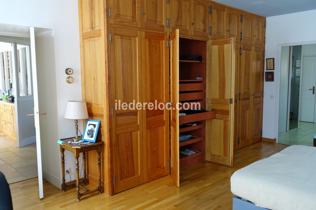 Photo 27: An accomodation located in Saint-Martin-de-R&eacute; on ile de R&eacute;.