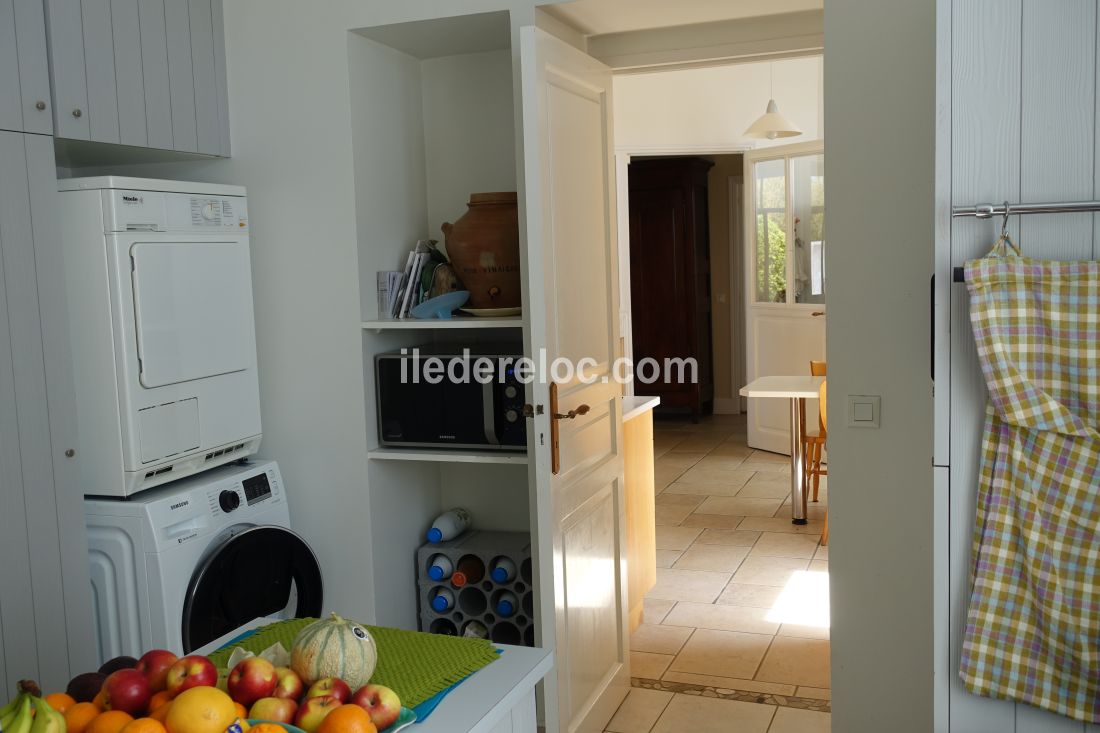 Photo 31: An accomodation located in Saint-Martin-de-R&eacute; on ile de R&eacute;.