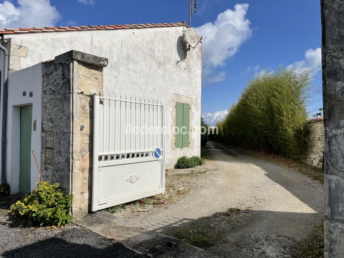 Photo 49: An accomodation located in Saint-Martin-de-R&eacute; on ile de R&eacute;.