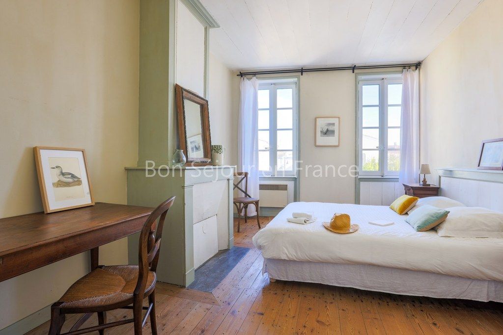 Photo 21: An accomodation located in Saint-Martin-de-R&eacute; on ile de R&eacute;.