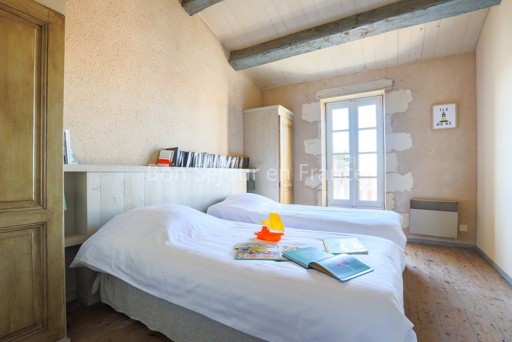 Photo 26: An accomodation located in Saint-Martin-de-R&eacute; on ile de R&eacute;.