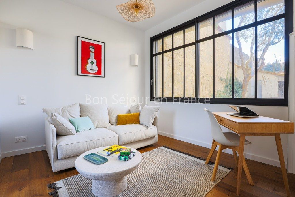 Photo 13: An accomodation located in Saint-Martin-de-R&eacute; on ile de R&eacute;.