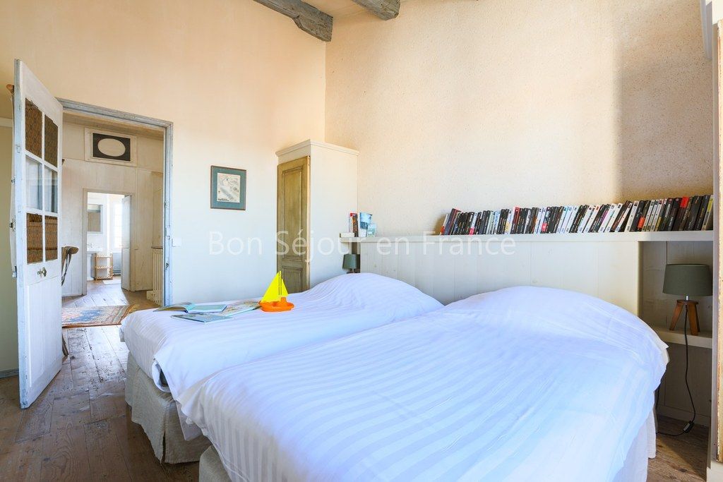 Photo 27: An accomodation located in Saint-Martin-de-R&eacute; on ile de R&eacute;.