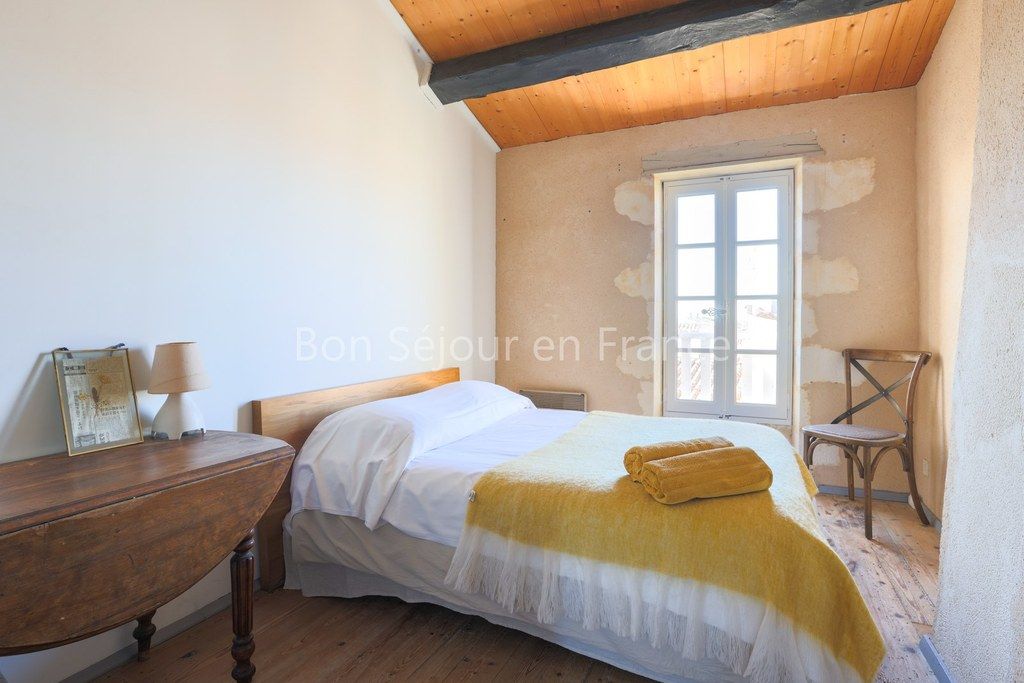 Photo 28: An accomodation located in Saint-Martin-de-R&eacute; on ile de R&eacute;.