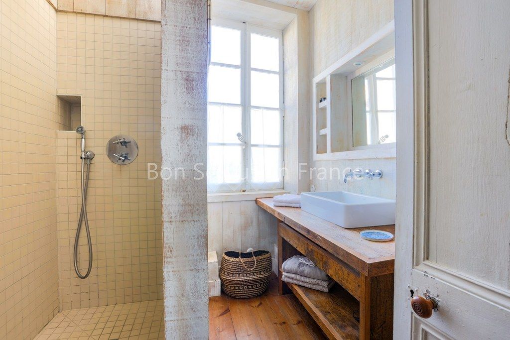 Photo 20: An accomodation located in Saint-Martin-de-R&eacute; on ile de R&eacute;.