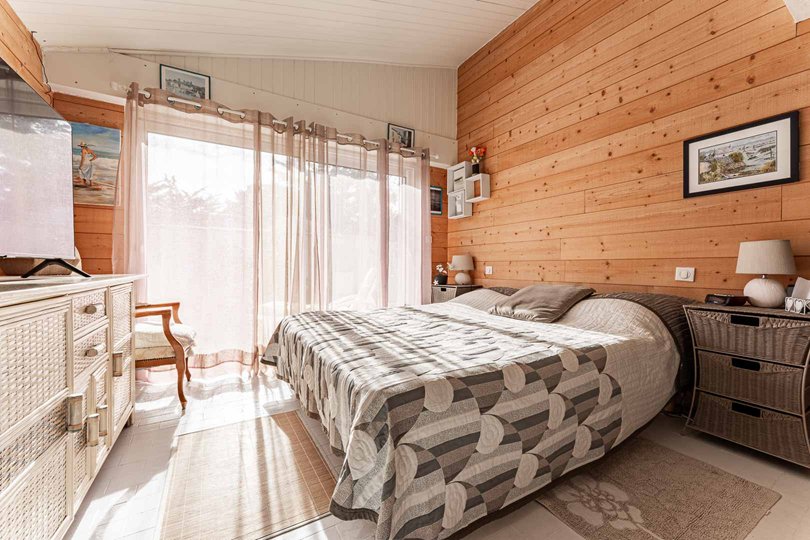 Photo 6: An accomodation located in Le Bois-Plage-en-R&eacute; on ile de R&eacute;.