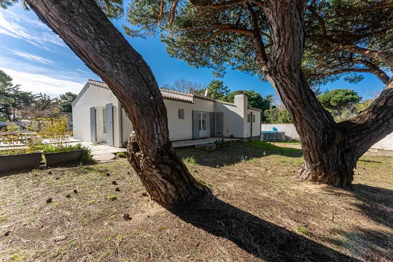 Photo 23: An accomodation located in Le Bois-Plage-en-R&eacute; on ile de R&eacute;.