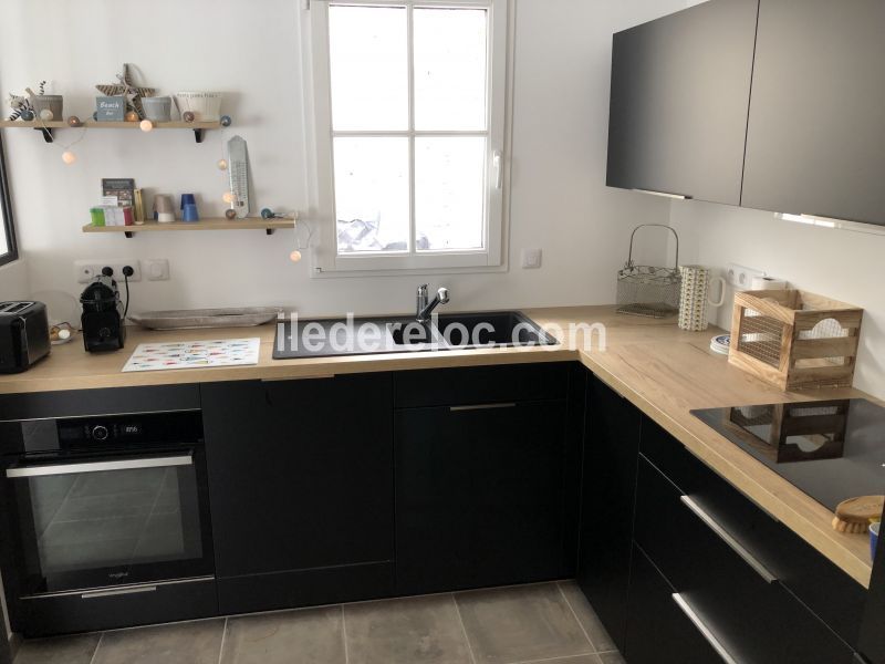 Photo 4: An accomodation located in Le Bois-Plage-en-R&eacute; on ile de R&eacute;.