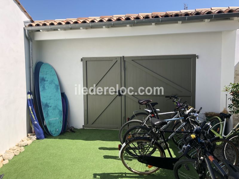 Photo 7: An accomodation located in Le Bois-Plage-en-R&eacute; on ile de R&eacute;.