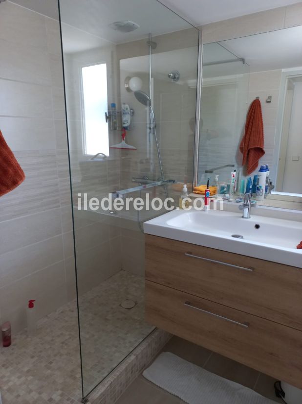 Photo 7: An accomodation located in Les Portes-en-R&eacute; on ile de R&eacute;.