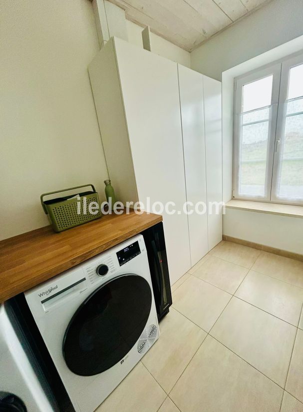 Photo 17: An accomodation located in La Couarde-sur-mer on ile de R&eacute;.