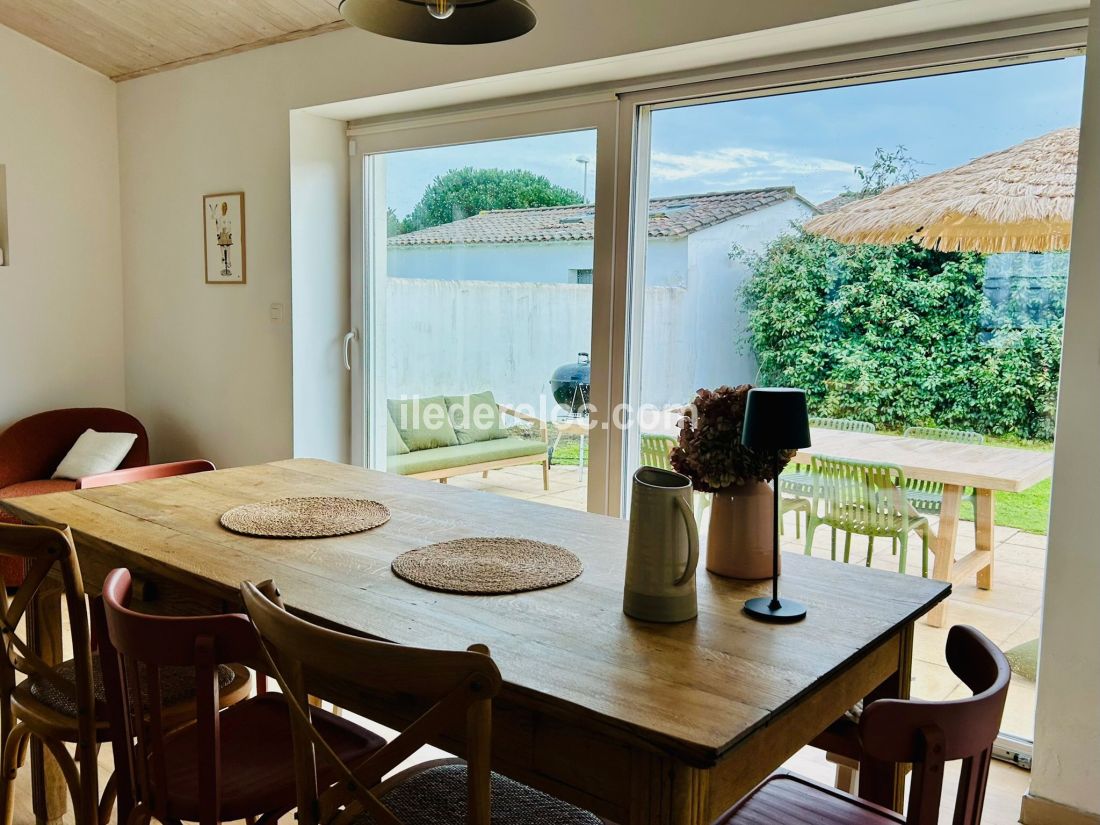 Photo 11: An accomodation located in La Couarde-sur-mer on ile de R&eacute;.