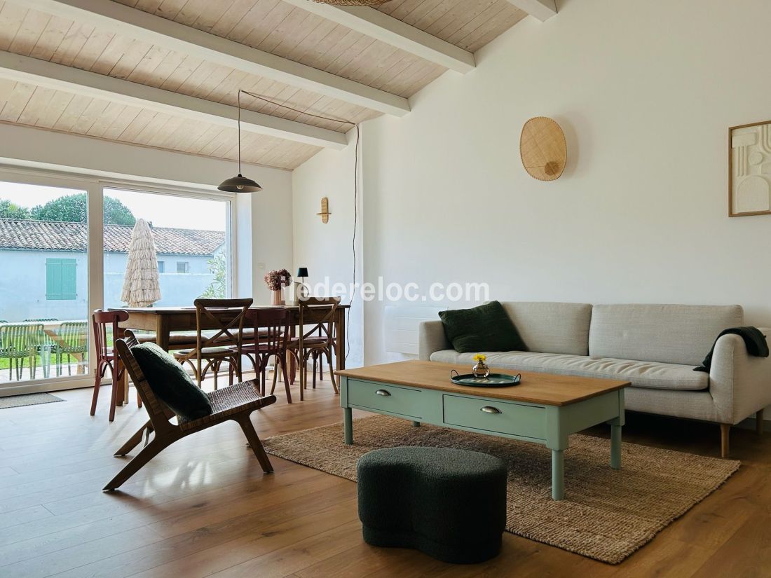 Photo 6: An accomodation located in La Couarde-sur-mer on ile de R&eacute;.