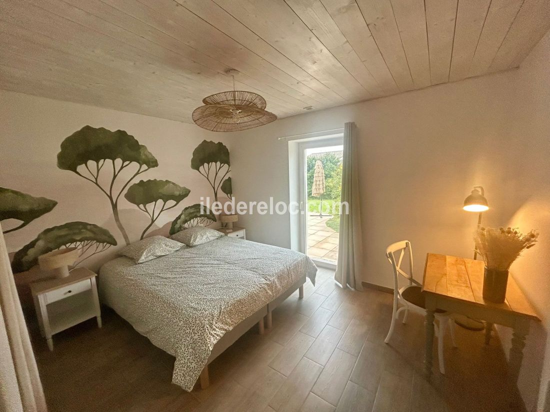 Photo 26: An accomodation located in La Couarde-sur-mer on ile de R&eacute;.