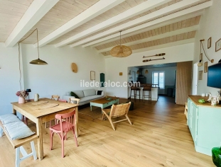 Ile de Ré:The house of the vine